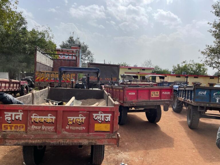 अवैध उत्खनन पर ताबड़तोड़ कार्रवाई : राजस्व, परिवहन, पुलिस और खनिज विभाग की संयुक्त टीम जुटी.. 1 नग हाईवा एवं 11 नग  ट्रैक्टर जप्त..