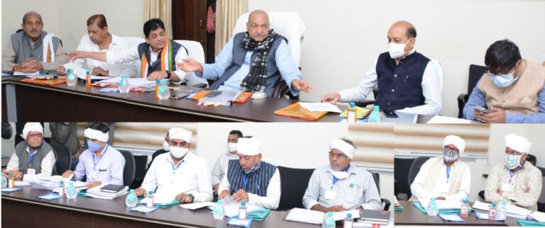 CG का किसान आंदोलन:  नई राजधानी परियोजना प्रभावित किसान के साथ कृषि मंत्री चौबे से हुई चर्चा..  सकारात्मक निर्णय