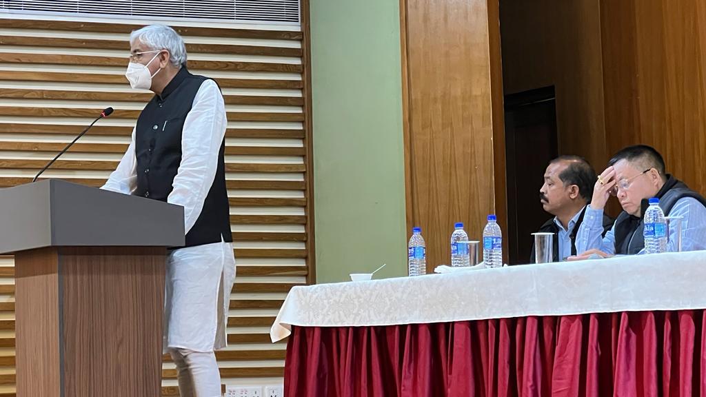 मणिपुर पहुँचे स्वास्थ्य मंत्री सिंहदेव और मुकुल वासनिक ने की संयुक्त बैठक..
