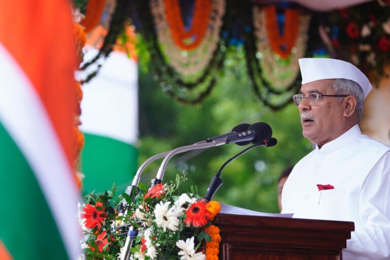 ब्रेकिंग : 10000 शिक्षकों की होगी भर्ती.. सामान्य स्कूलों को आत्मानंद स्कूलों में किया जाएगा तब्दील..