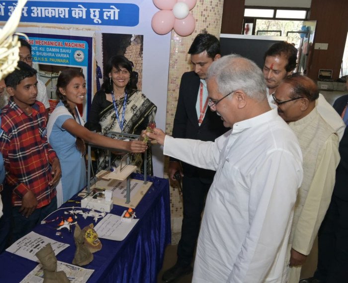 खूब पढ़िये, खूब खेलिये और समय का सदुपयोग करिये :  मुख्यमंत्री बघेल
