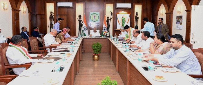 CG कैबिनेट ब्रेकिंग : प्रदेश के बेरोजगार युवाओं को मिलेगा बेरोजगारी भत्ता.. जरूरतमंदों को मिलेगा आवास.. जाने, बैठक में कौन-कौन से मुद्दों पर हुआ निर्णय..