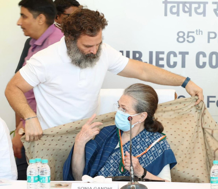 Sonia Gandhi Hospitalised : सोनिया गांधी की बिगड़ी तबीयत.. गंगा राम अस्पताल में भर्ती..
