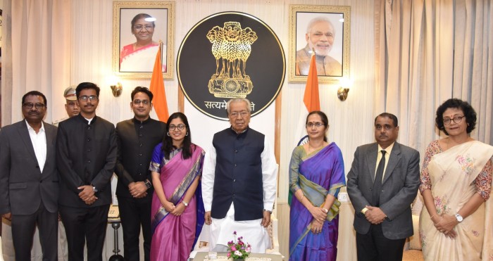 भारतीय प्रशासनिक सेवा के परीवीक्षाधीन अधिकारियों ने की राज्यपाल से भेंट.. राज्यपाल ने कहा, संवेदनशील होकर आमजन से जुड़ी समस्याओं का निराकरण करें..