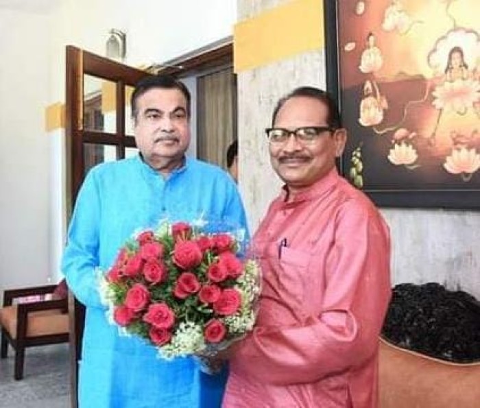 CG के मंत्री डॉ. टेकाम ने केन्द्रीय मंत्री नितिन गडकरी से की मुलाकात.. जाने, किन विषयों पर हुई बात..