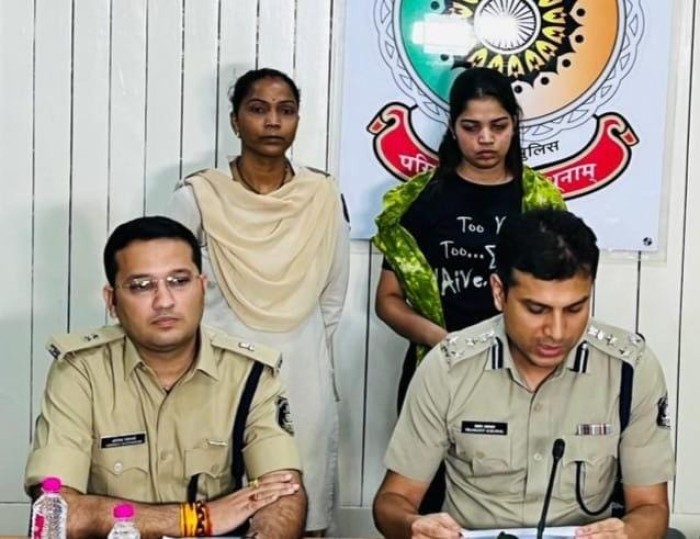 सरकारी नौकरी लगवाने के नाम पर पैसे की मांग करने वाली युवती श्वेता देवांगन गिरफ्तार.. वीडियो सोशल मीडिया में जमकर हो रहा वायरल..
