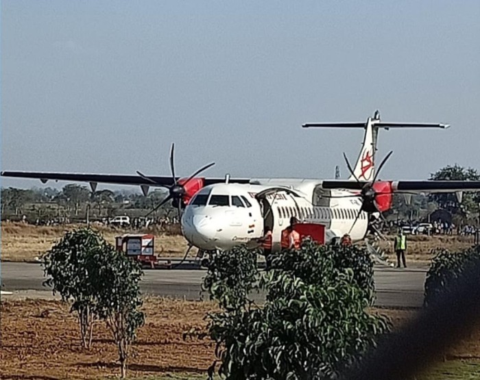 CG की फ्लाइट में बम की अफवाह से हड़कंप : यात्रियों को उतार कर बम स्क्वॉड ने की जांच.. दहशत में यात्रीगण