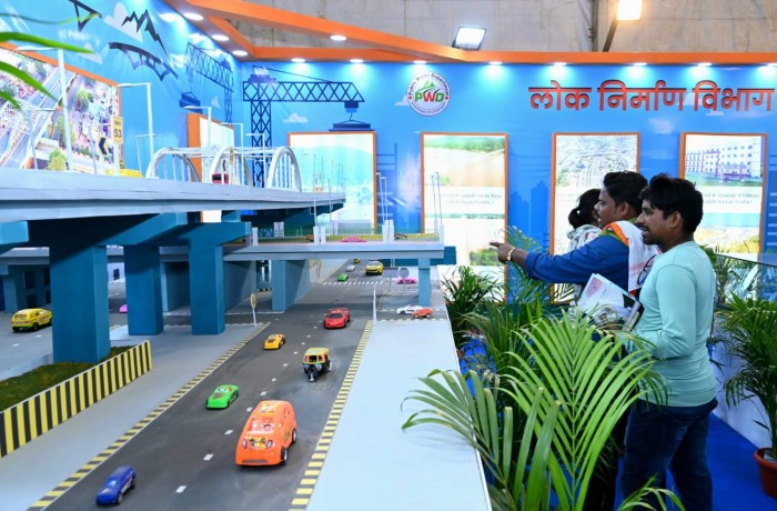 छत्तीसगढ़ राज्योत्सव : लोगों को लुभा रहा छत्तीसगढ़ विधानसभा के नए भवन का मॉडल