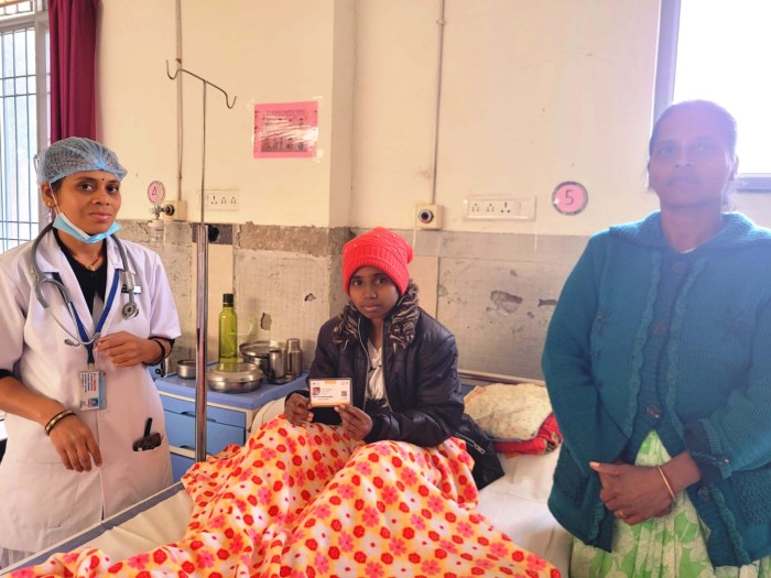 मुख्यमंत्री विशेष स्वास्थ्य सहायता योजना से आशा को मिला नया जीवन : सिकलसेल से जूझ रही आशा को बोन मैरो ट्रांसप्लांट के लिए मिली 20 लाख की आर्थिक सहायता