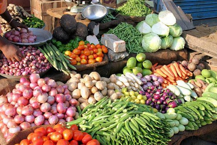 भरपूर सीजनल आवक से सब्जियां सस्ती : 4 से 5 रुपए किलो घटे भाव, 70 प्रतिशत आवक प्रदेश के किसानों से पिछले दो-तीन माह से सब्जियों के दाम लगातार घट रहे..