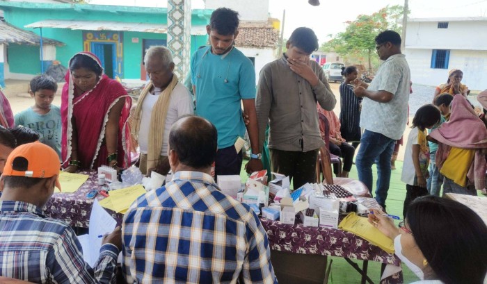 वनांचल के  गांव बल्दाकछार में दिव्यांगजनों के लिए विशेष शिविर आयोजित.. परीक्षण उपरांत 9 दिव्यांगजनों को दिया गया प्रमाण पत्र