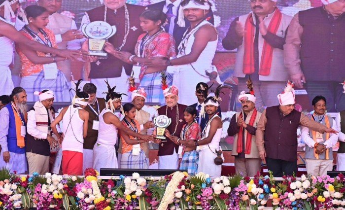 केन्द्रीय गृह एवं सहकारिता मंत्री श्री अमित शाह आज छत्तीसगढ़ के बस्तर पंडुम 2026 के समापन समारोह में मुख्य अतिथि के रुप में शामिल हुए