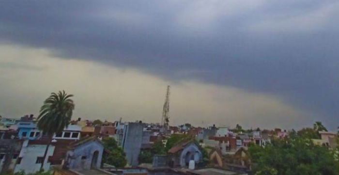 आसमान से बरसी आफत: बिजली गिरने से बेटे की मौत, पिता झुलसे, रायपुर में तबाही का मौसम