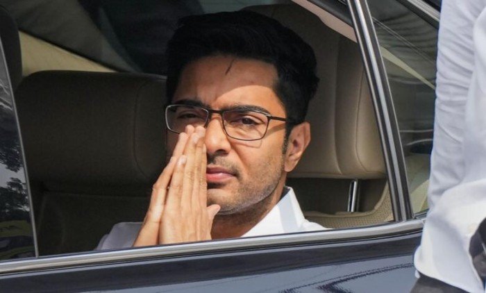 ईडी के दफ्तर पहुंचे अभिषेक बनर्जी, स्कूल भर्ती घोटाले में पूछताछ; धनशोधन के एंगल पर भी जांच