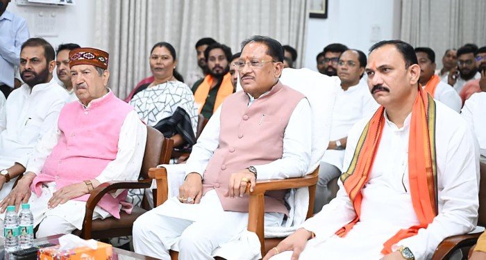 जनता से सीधा संवाद: CM साय बोले – ‘मन की बात’ विकसित भारत के संकल्प को देती है नई ऊर्जा