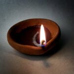 घर में रोज जलाएं दीपक, धार्मिक मान्यता के अनुसार मिल सकते हैं ये बड़े लाभ