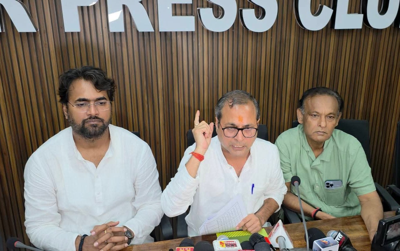 ‘बिलासपुर की आवाज विधानसभा में क्यों खामोश है?’ – शैलेश पांडेय ने विधायक अमर अग्रवाल पर साधा निशाना