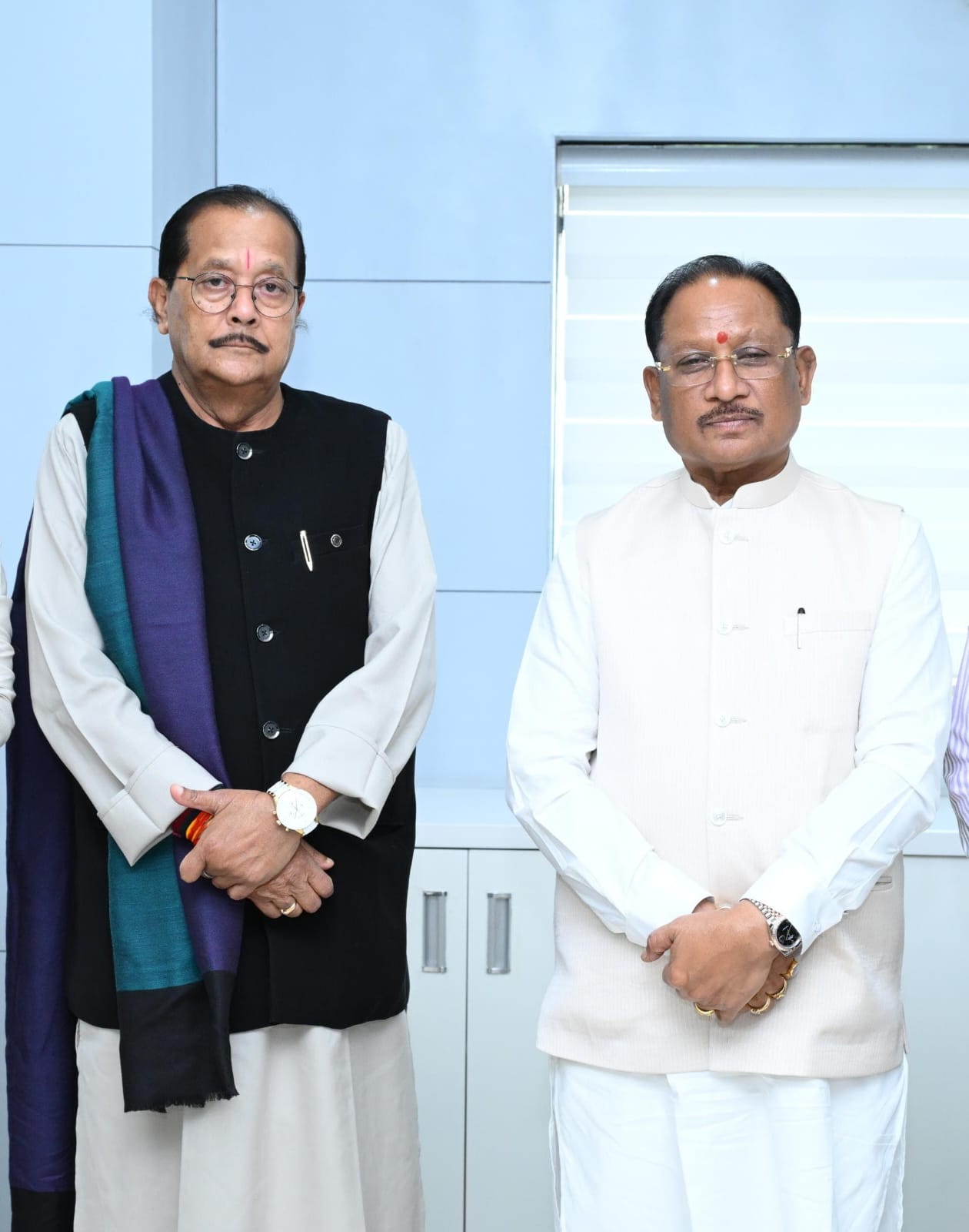 मुख्यमंत्री श्री विष्णु देव साय से झारखंड के वित्त मंत्री श्री राधाकृष्ण किशोर ने की सौजन्य भेंट
