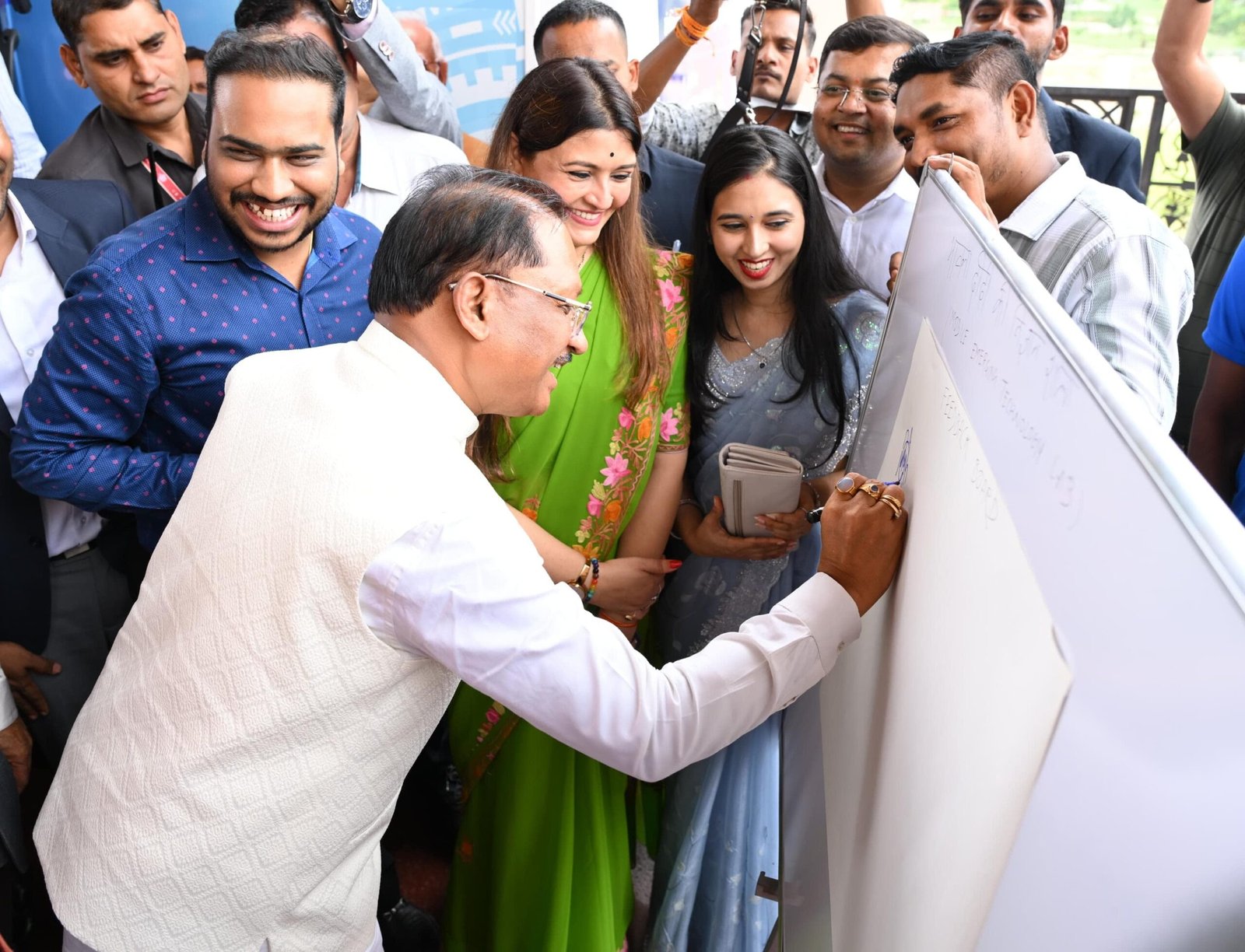 ग्रामीण विद्यार्थियों को आधुनिक तकनीकों से जोड़ना विकसित छत्तीसगढ़ की दिशा में महत्वपूर्ण कदम : मुख्यमंत्री विष्णुदेव साय