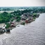 बारिश का डबल अटैक: हिमाचल में लैंडस्लाइड से 13 मौतें, गुजरात-यूपी में बाढ़ का संकट गहराया