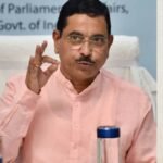 NEET पेपर लीक पर सरकार का बड़ा कदम, प्रह्लाद जोशी को मिला शिक्षा मंत्रालय