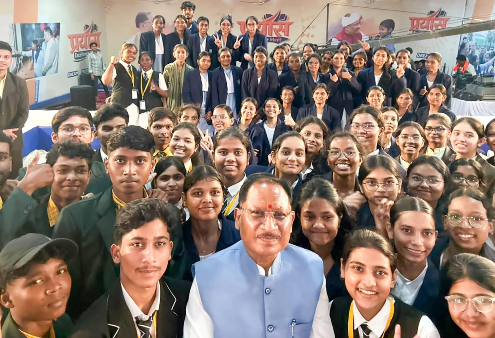 Chief Minister Shri Vishnu Deo Sai outlines vision for a developed Chhattisgarh during interaction with NEET achievers