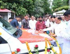 Chief Minister Shri Vishnu Deo Sai flags off free ambulance for Dharsiwa Assembly constituency