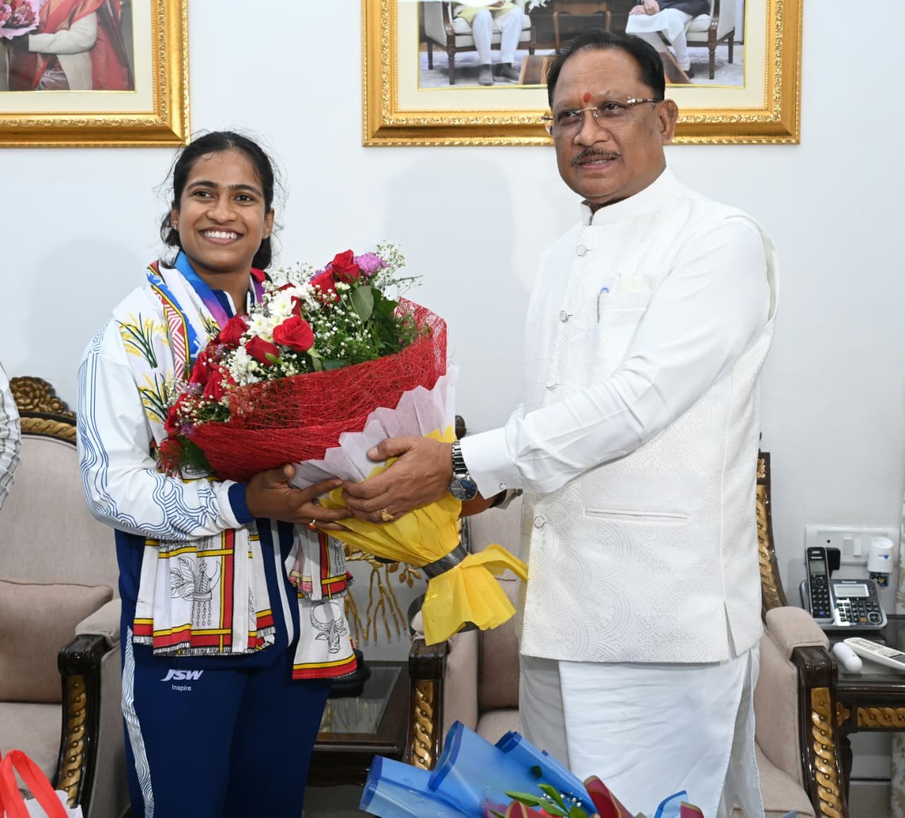 Commonwealth Games Silver Medallist Gyaneshwari Yadav Receives Grand Welcome at Chief Minister’s Residence