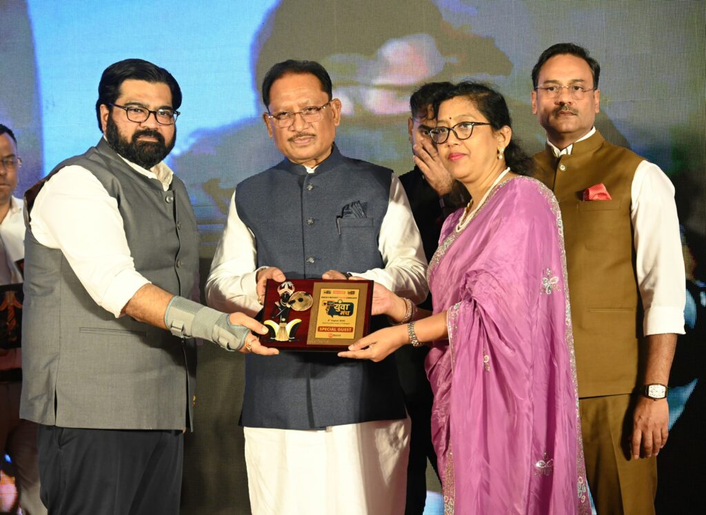 मुख्यमंत्री साय आईटीवी नेटवर्क और इंडिया न्यूज के युवा मंच कार्यक्रम में हुए शामिल