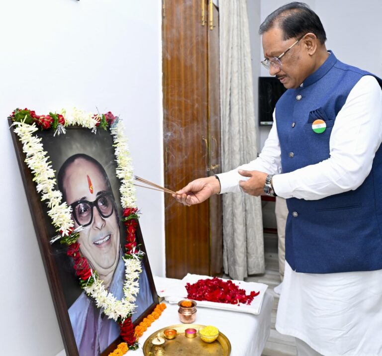 Chief Minister Vishnu Deo Sai Pays Tribute to Late Kushabhau Thakre, Recalls His Legacy of Simplicity, Service and Nation-Building