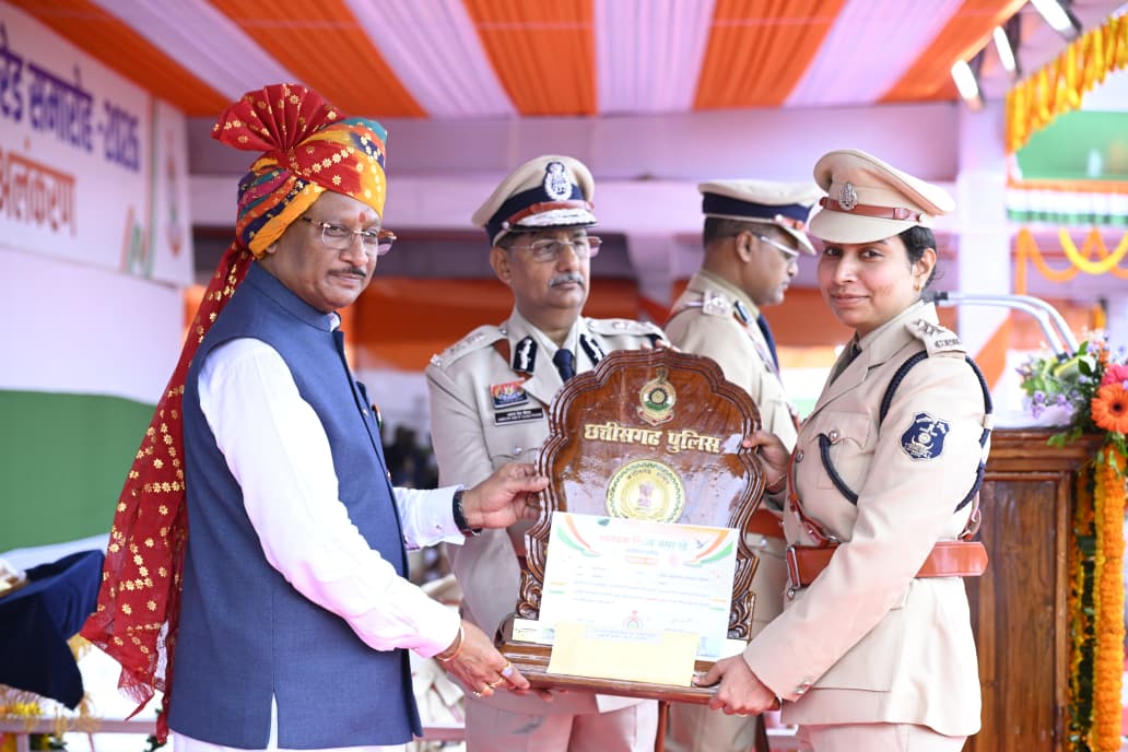 Chief Minister Vishnu Deo Sai honours police, home guard personnel for distinguished service on Independence Day