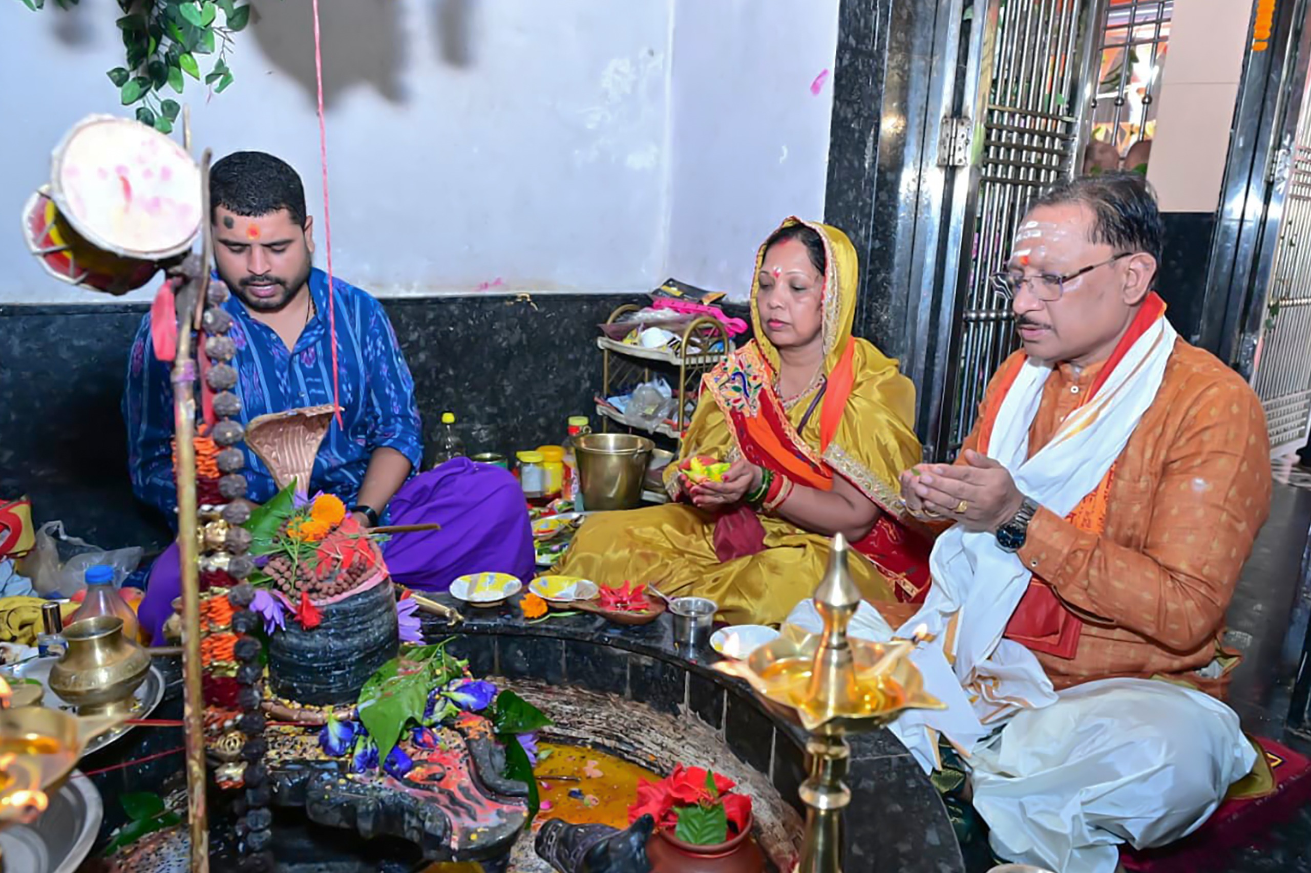 Chief Minister Vishnu Deo Sai offers prayers at Shri Phaleshwarnath Mahadev Temple on Sawan Somwar and Nag Panchami