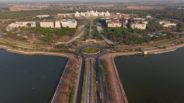 टेक्सटाइल से फार्मा और इलेक्ट्रॉनिक्स से MSME तक—भविष्य के उद्योगों की मजबूत होती नींव, हजारों युवाओं के लिए रोजगार के नए अवसर
