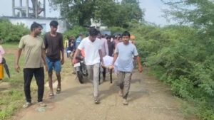 युवक ने जान पर खेलकर तीन बच्चों को बचाया, चौथे की नहीं बच सकी जान