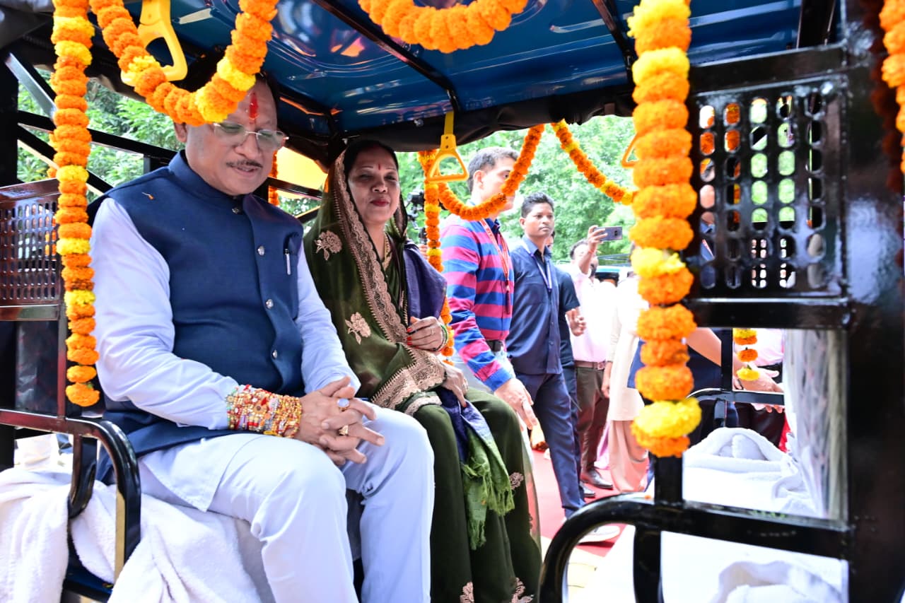 Chief Minister Sai Launches ‘Jashpur Express’, Gifts E-Rickshaws to 50 Women on Raksha Bandhan