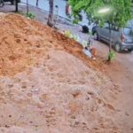 प्रेमिका को रोकना पड़ा भारी: कार के बोनट पर चढ़े युवक की गिरने से मौत