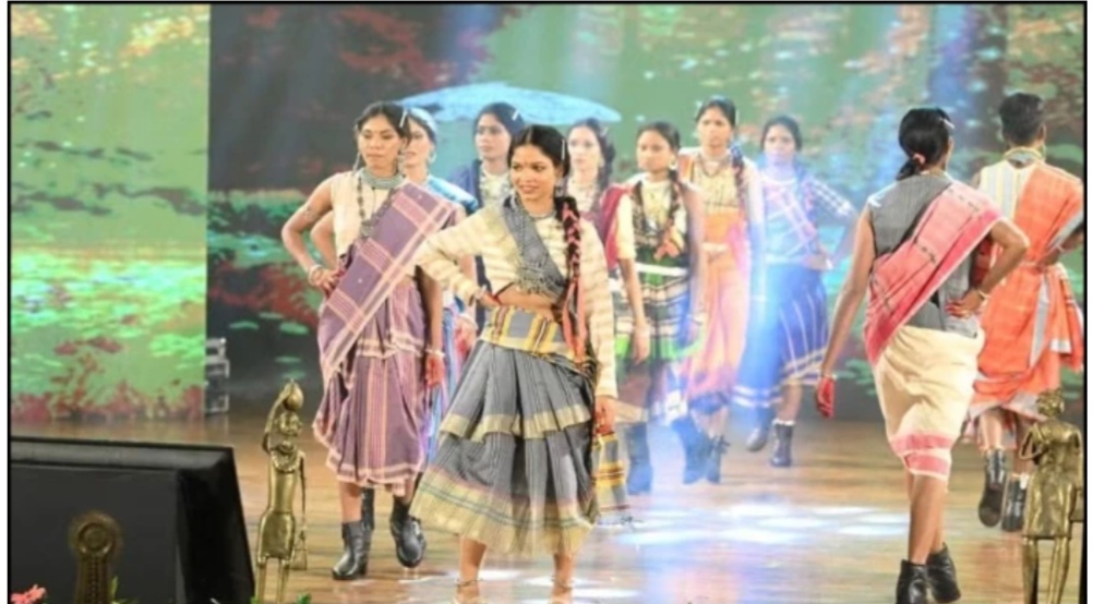 स्वदेशी फैशन शो में आत्मसमर्पित महिलाओं की स्वैच्छिक भागीदारी, बढ़ा आत्मविश्वास