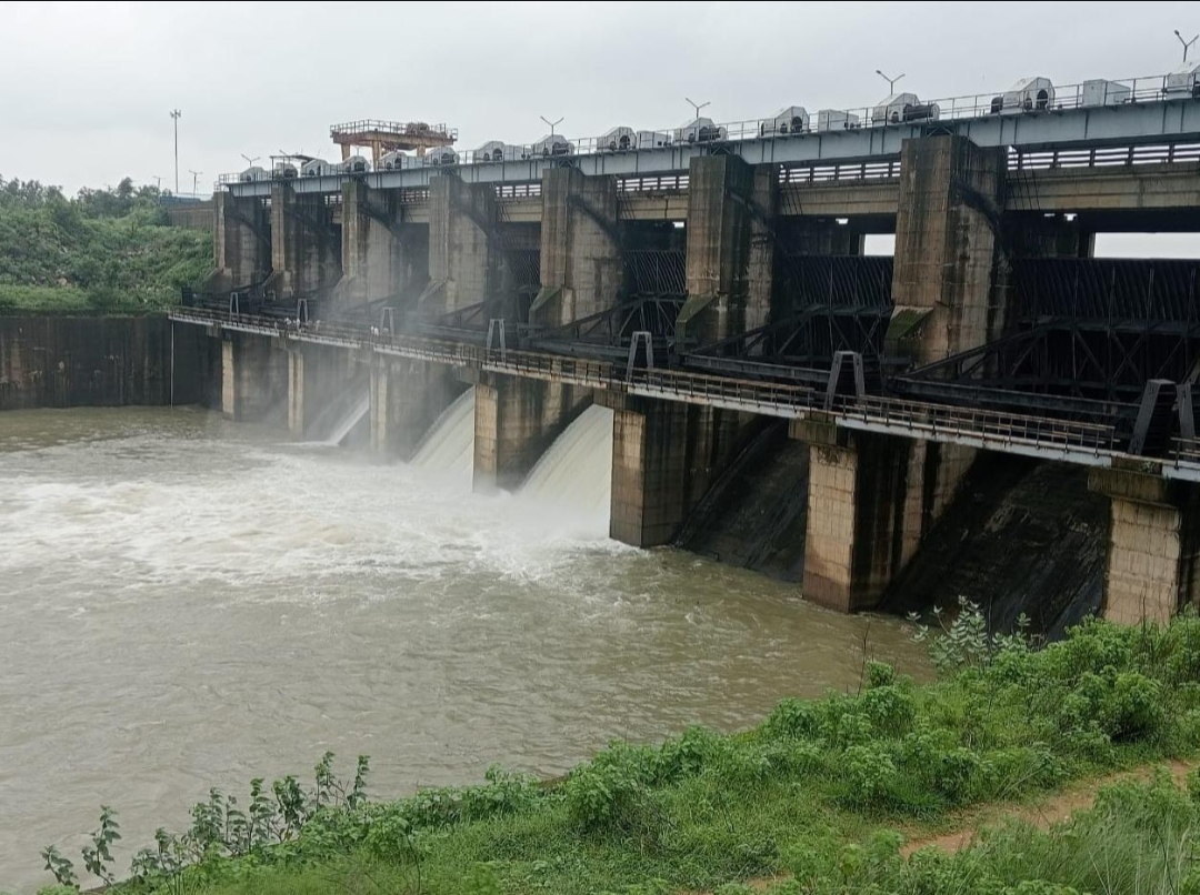 रायगढ़ के केलो डैम के 4 गेट खोले गए, लगातार बारिश से बढ़ा जलस्तर