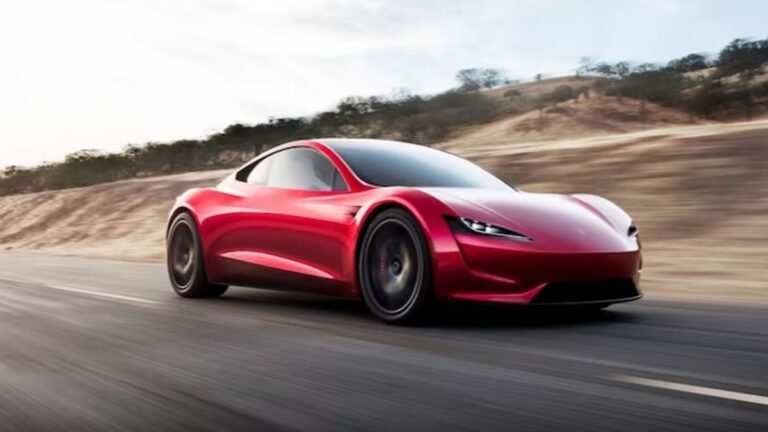 स्पोर्ट्स कार की दुनिया में तहलका मचाएगी नई Tesla Roadster, प्रोडक्शन में लगेंगे 18 महीने