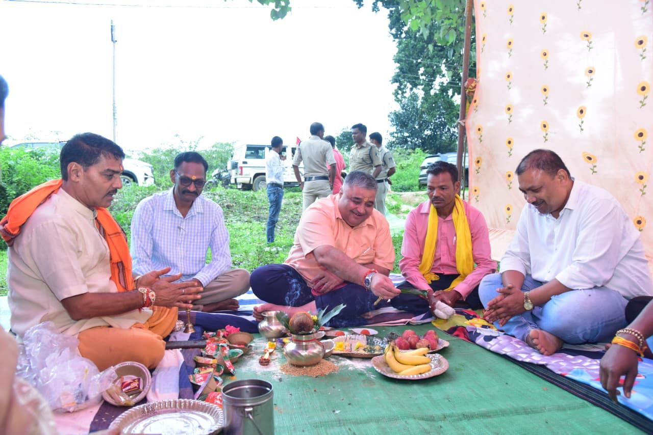 खम्हरिया और उदयपुर में महतारी सदन निर्माण का भूमिपूजन, मंत्री राजेश अग्रवाल ने दी सौगात