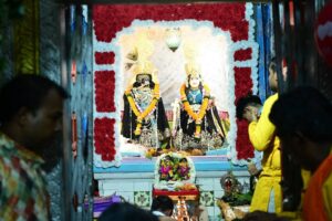 उप मुख्यमंत्री एवं कवर्धा विधायक विजय शर्मा ने श्रीकृष्ण जन्माष्टमी पर श्री राधा-कृष्ण बड़े मंदिर में की पूजा-अर्चना