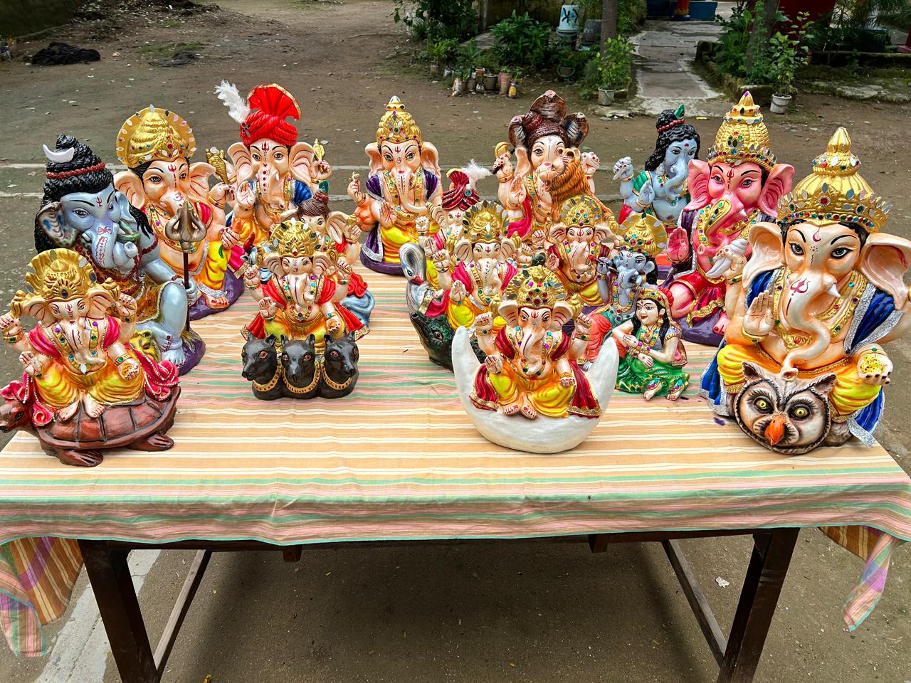 आस्था के साथ पर्यावरण संरक्षण का संदेश दे रही बंदियों की गणेश प्रतिमाएं