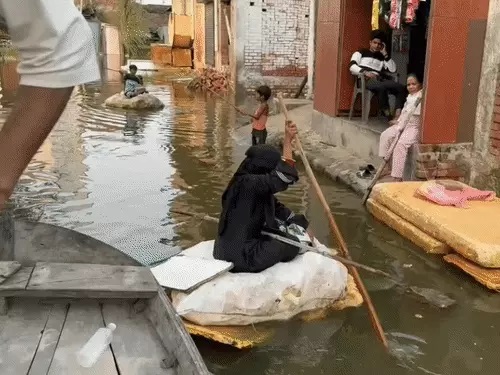उत्तराखंड में बादल फटा, केदारनाथ मार्ग पर लैंडस्लाइड; यूपी के 26 और बिहार के 14 जिले बाढ़ की चपेट में