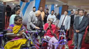 सेवा की कहानी: सहायक उपकरणों से दिव्यांगजनों को मिला संबल, आत्मनिर्भरता की ओर बढ़ा कदम