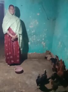 बसंती नाग बनीं आत्मनिर्भरता की मिसाल: ‘सेवा संकल्प अभियान’ के तहत चूजा पालन से संवर रही आजीविका