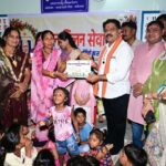 उप मुख्यमंत्री ने दर्रीपारा के आंगनबाड़ी केंद्र में आंगन मिलन सेवा कार्यक्रम का किया शुभारंभ