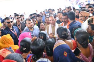मुख्यमंत्री ने सुकमा जिले के बाढ़ प्रभावित क्षेत्रों का किया दौरा, पीड़ित परिवारों से मिलकर जाना हाल