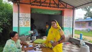 सेवा की कहानी: खाद्यान्न सहायता से सरिता के परिवार का घटा राशन खर्च, मजदूरी की कमाई में होने लगी बचत