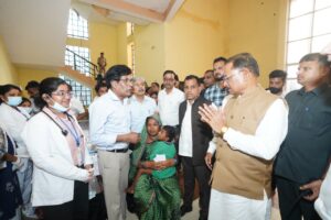 बस्तर के बाढ़ प्रभावित क्षेत्रों में पहुंचे मुख्यमंत्री विष्णु देव साय, प्रभावित परिवारों से मिलकर जाना हाल