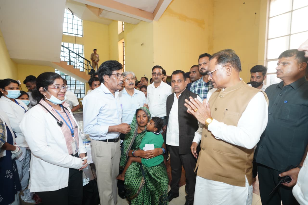 Chief Minister Visits Flood-Affected Areas of Sukma, Meets Affected Families and Enquires About Their Situation